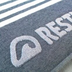 Serviette De Plage By RESTUBE -Équipement De Natation Boutique serviette de plage by restube 3
