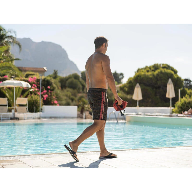 Tongs De Piscine Homme - Tonga 500 - Noir Bleu Blanc 2 Tongs De Piscine Homme - Tonga 500 - Noir Bleu Blanc – Image 2